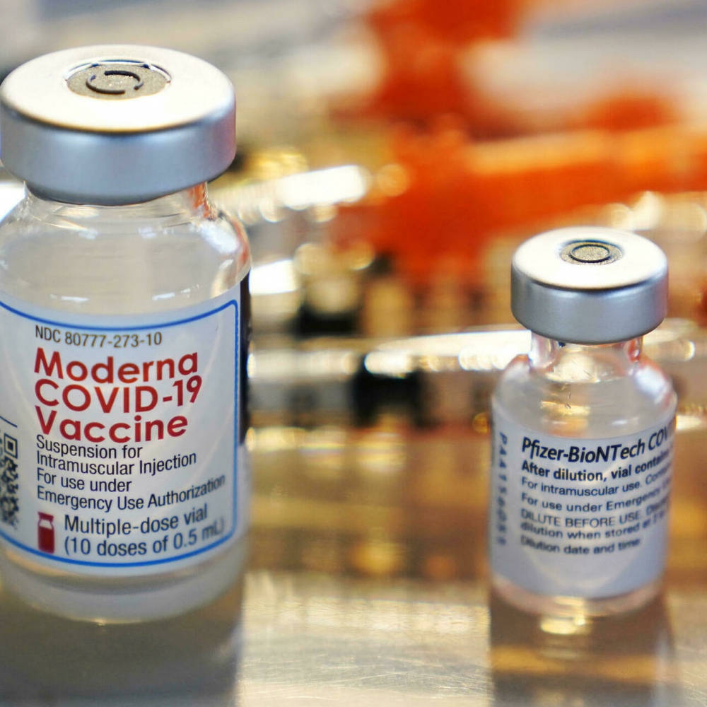 Vietnam receives 4 6 million doses of Moderna vaccine against COVID-19 for children